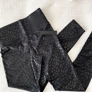 Metallic Black Leopard High Waist Leggings, Size L NWT